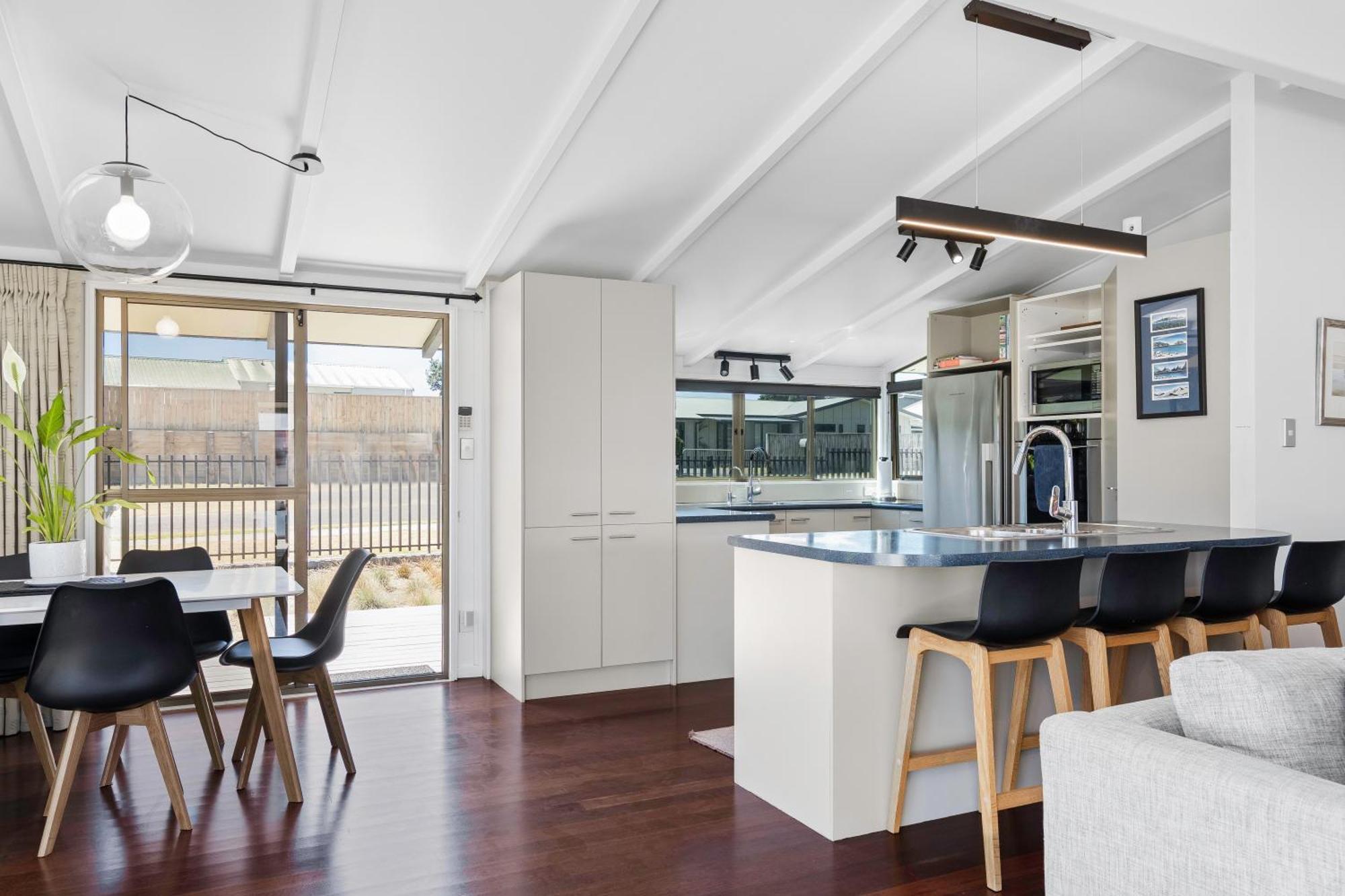 Pukehina Estuary Sunset Views Holiday Home Bagian luar foto