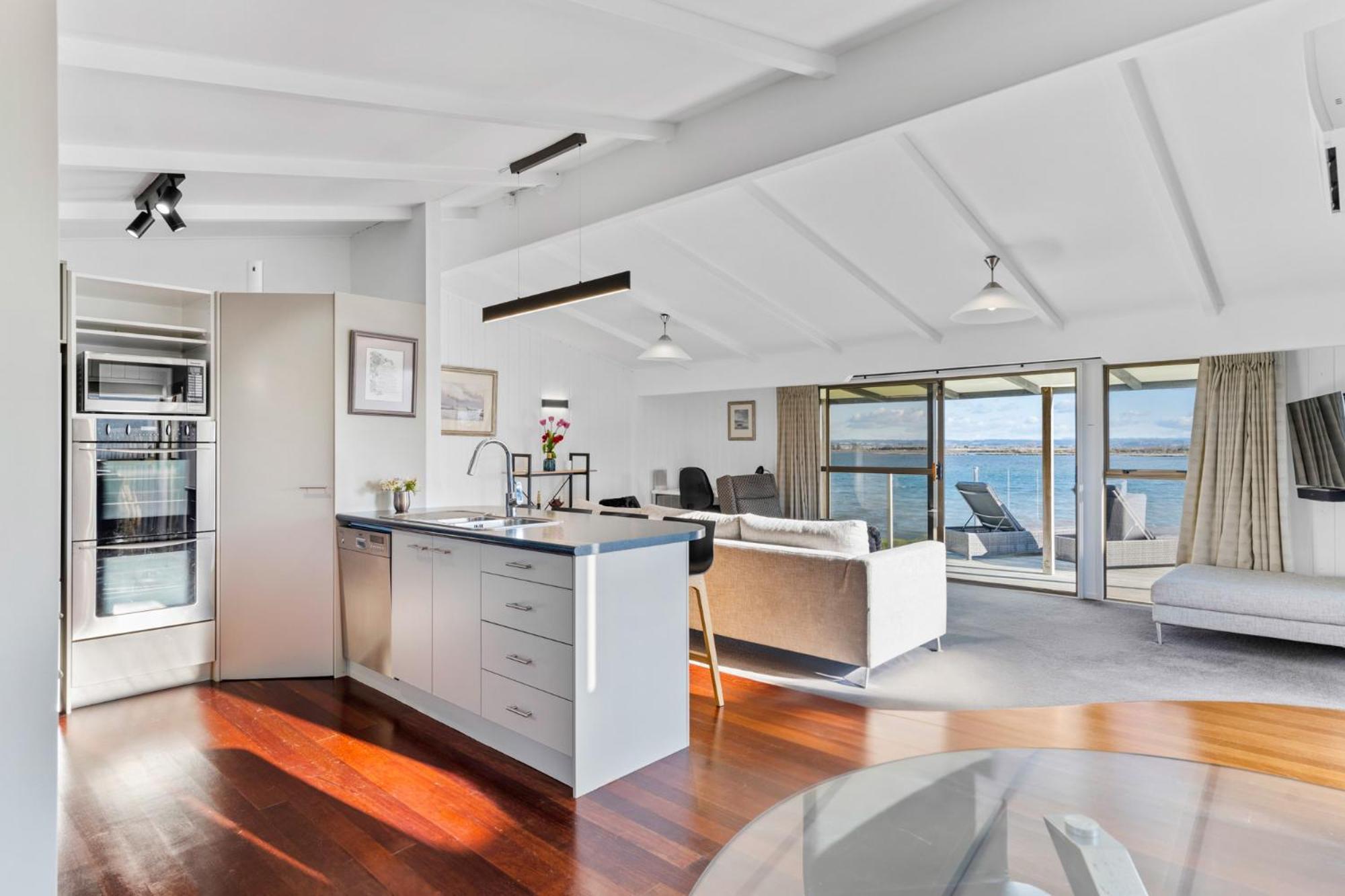 Pukehina Estuary Sunset Views Holiday Home Bagian luar foto