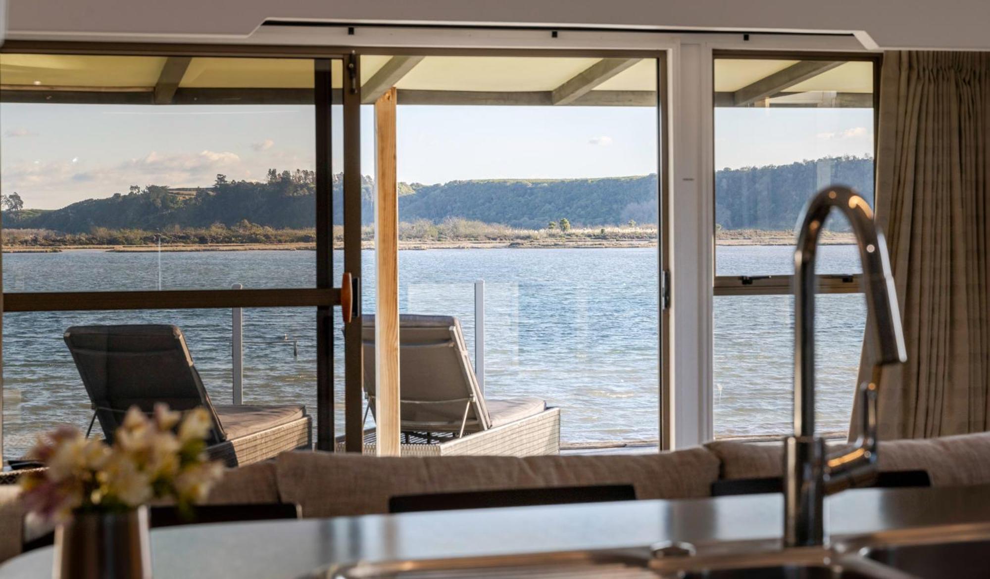 Pukehina Estuary Sunset Views Holiday Home Bagian luar foto