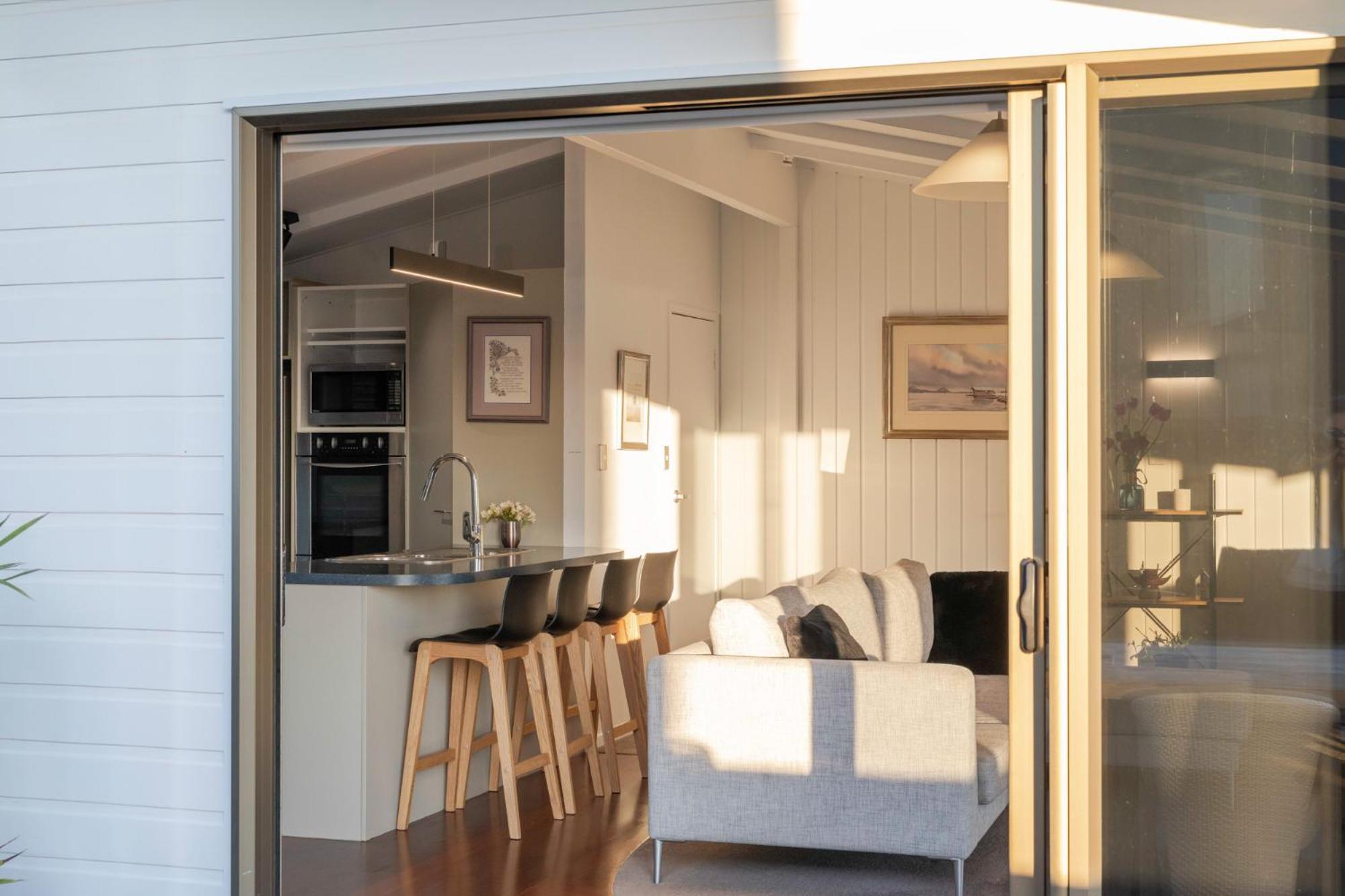 Pukehina Estuary Sunset Views Holiday Home Bagian luar foto