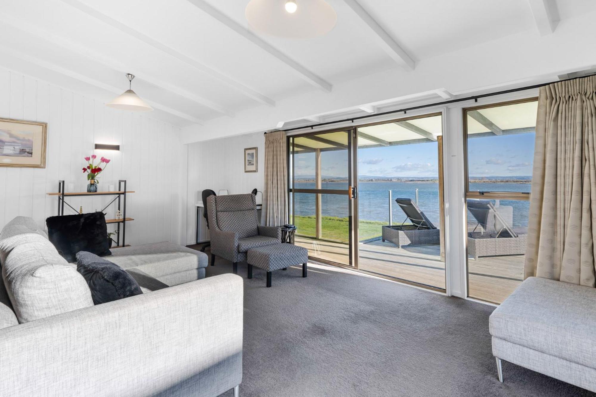 Pukehina Estuary Sunset Views Holiday Home Bagian luar foto