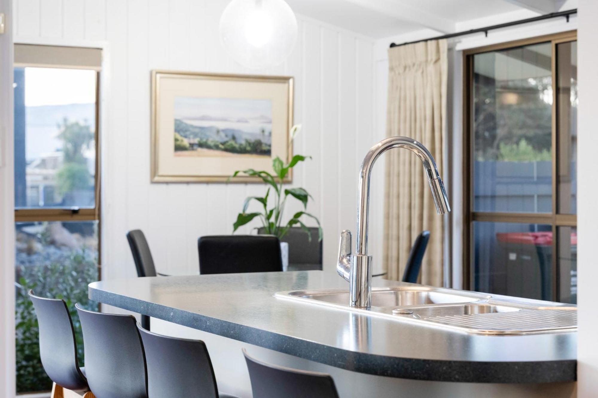 Pukehina Estuary Sunset Views Holiday Home Bagian luar foto