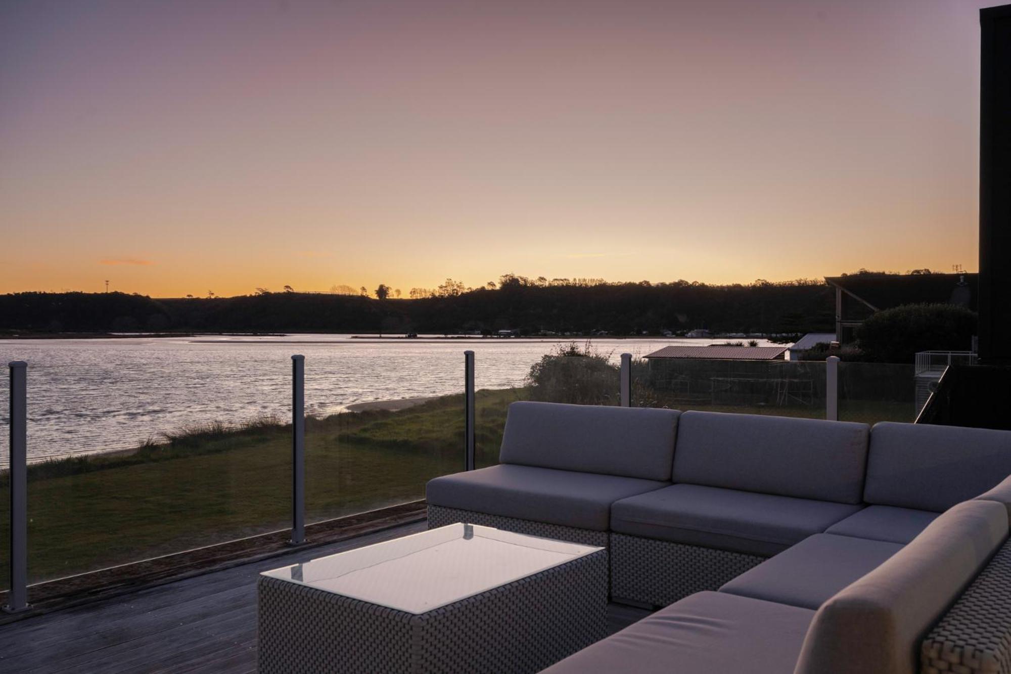 Pukehina Estuary Sunset Views Holiday Home Bagian luar foto