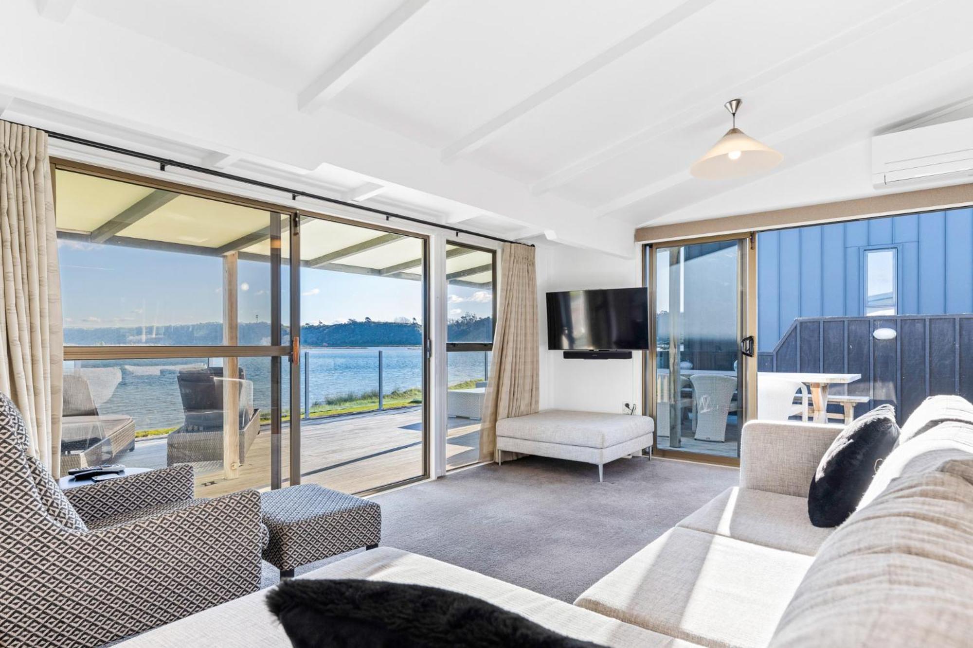Pukehina Estuary Sunset Views Holiday Home Bagian luar foto