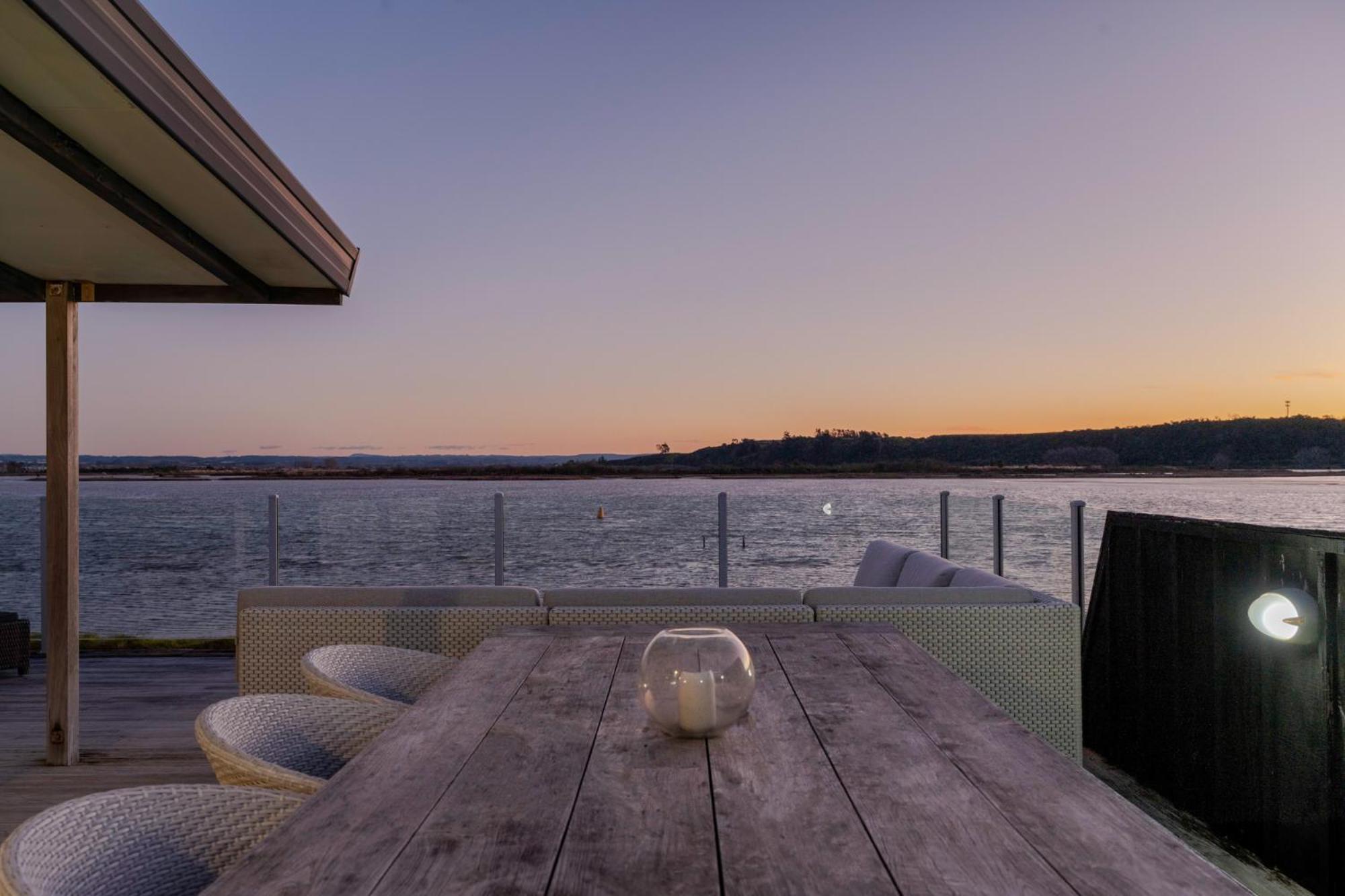 Pukehina Estuary Sunset Views Holiday Home Bagian luar foto