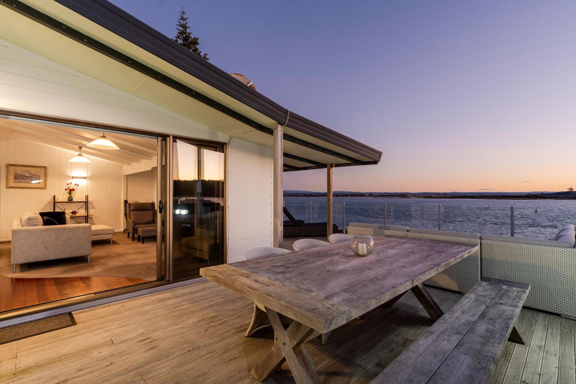 Pukehina Estuary Sunset Views Holiday Home Bagian luar foto