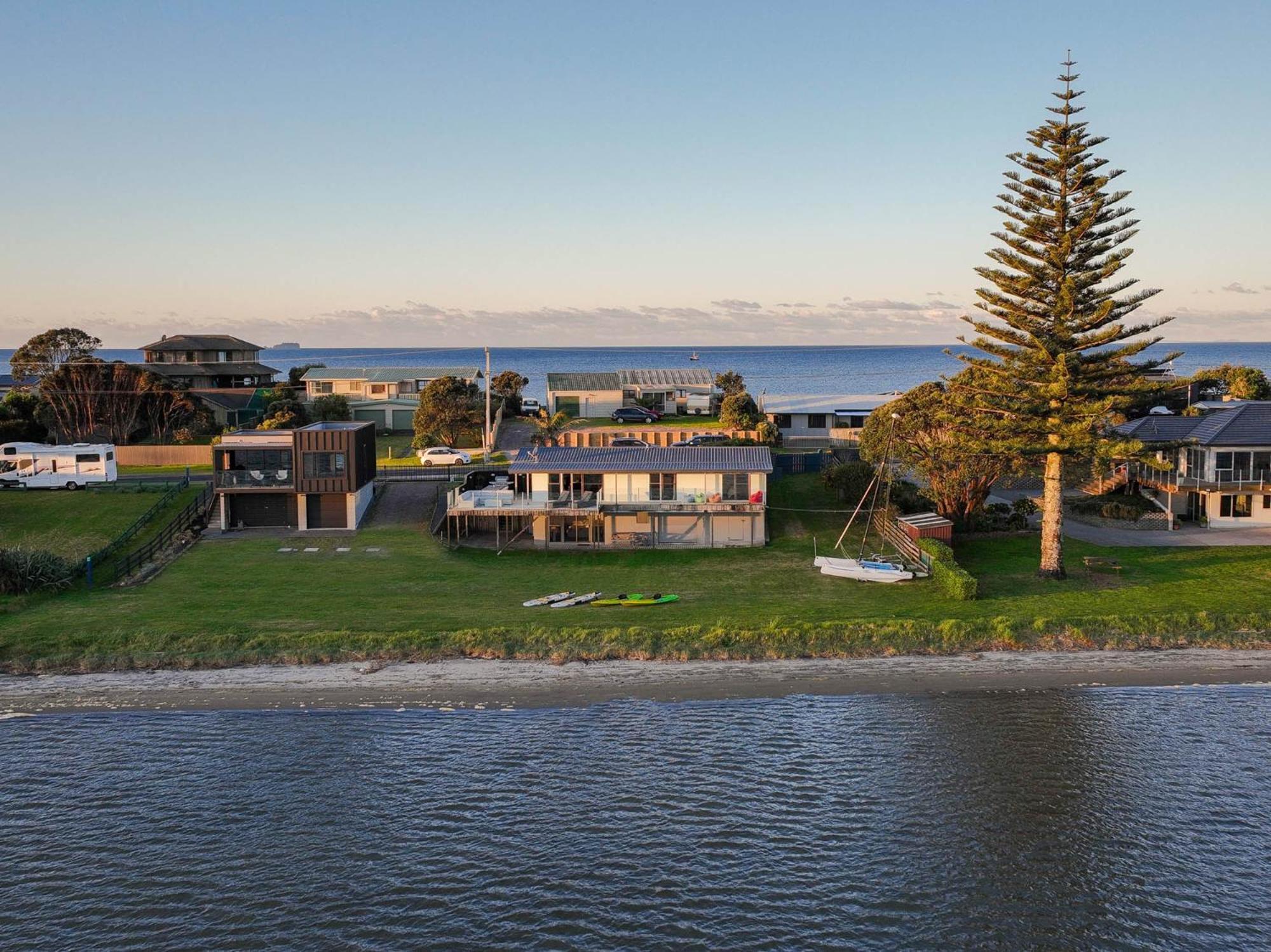Pukehina Estuary Sunset Views Holiday Home Bagian luar foto